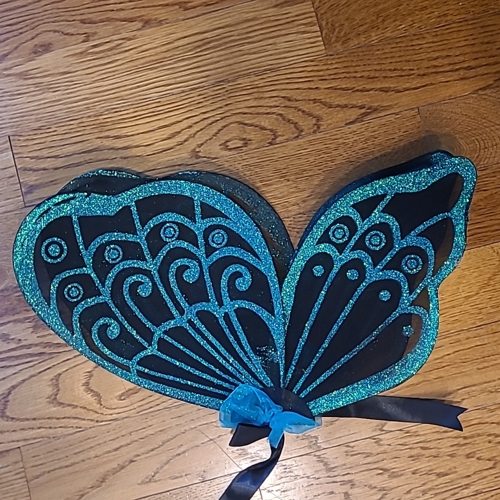 Glitter Butterfly Wings - Picture 5 of 6